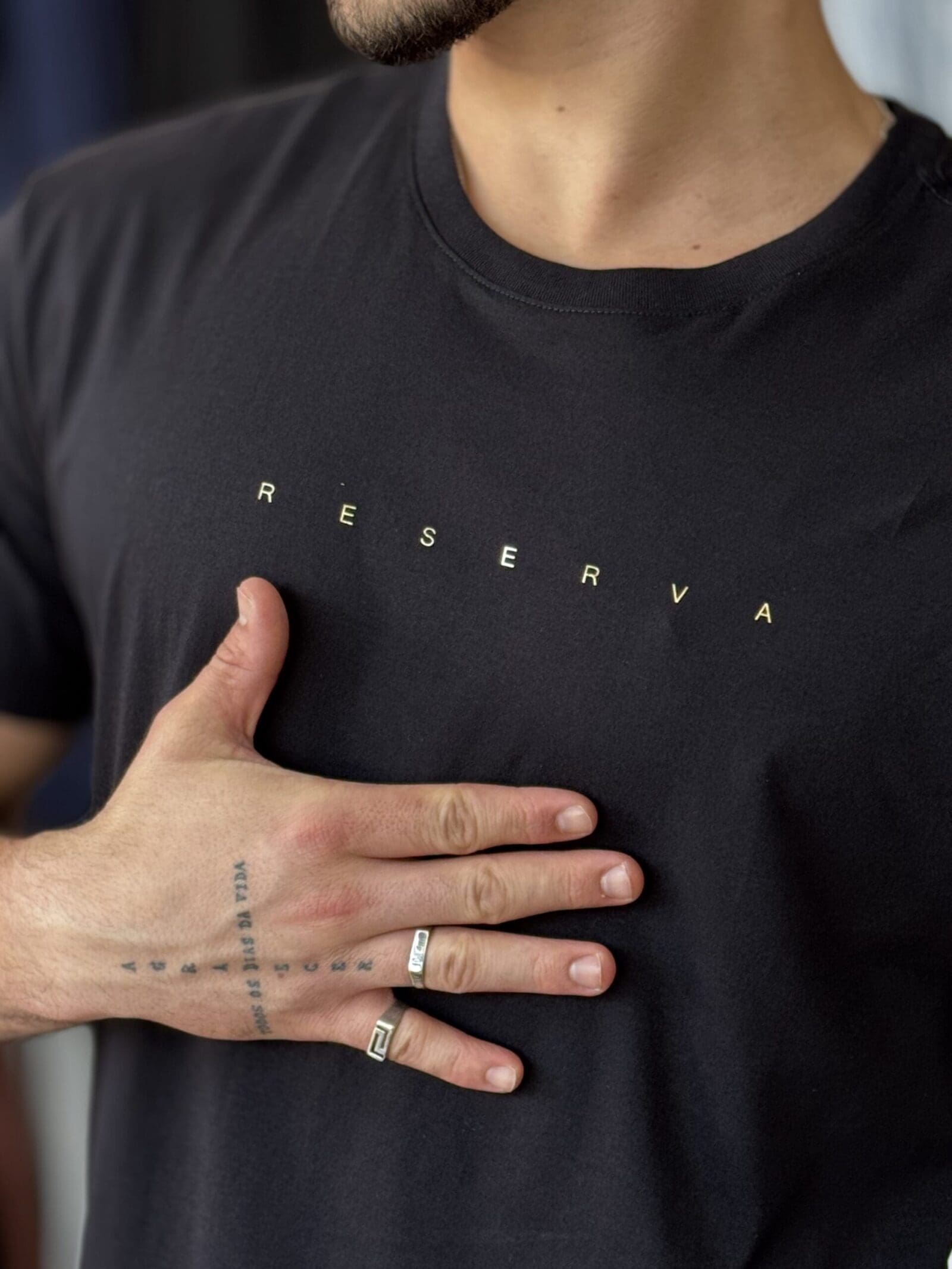 CAMISETA ESTAMPADA RESERVA PRETO