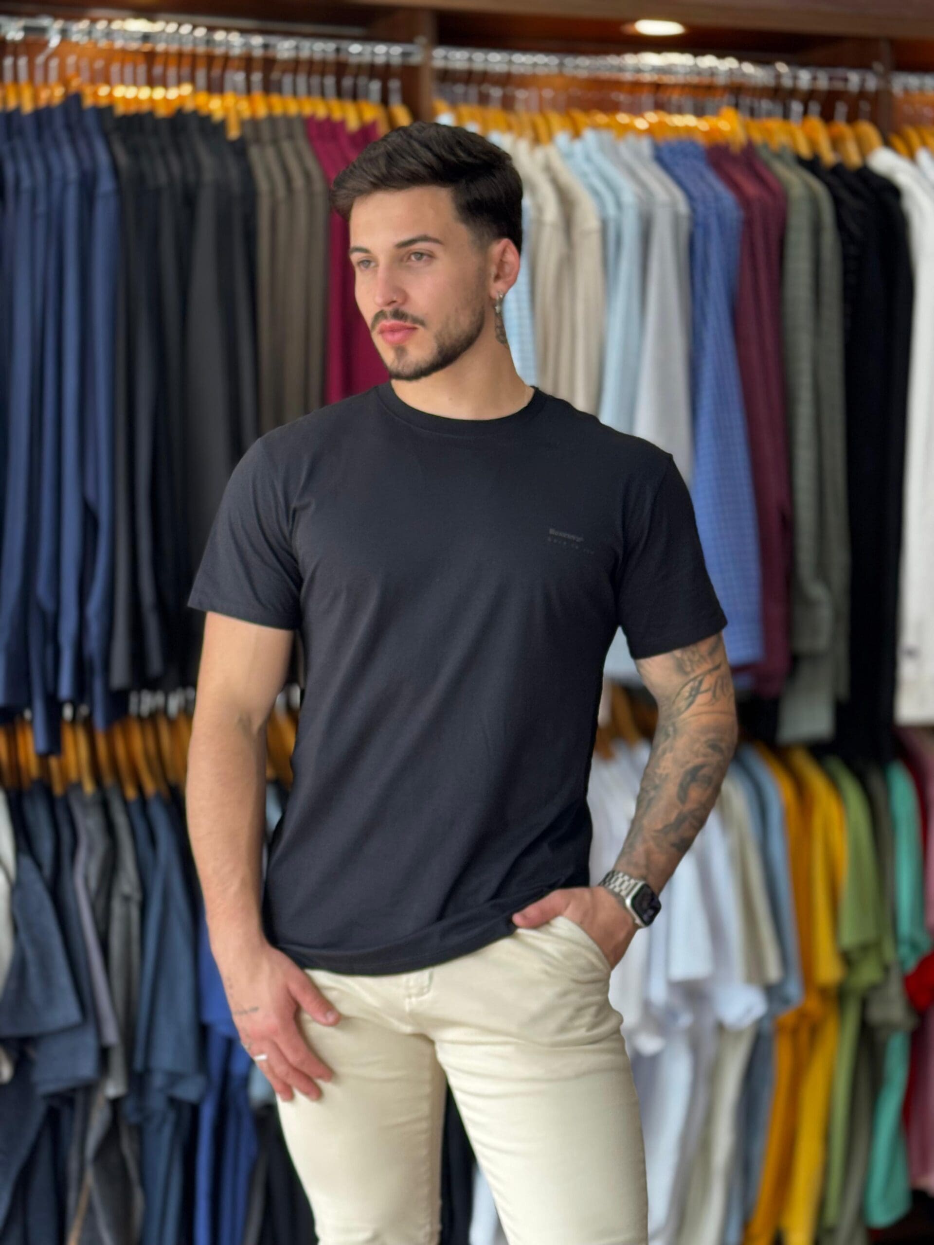 Imagem do WhatsApp de 2025-06-18 à(s) 12.54.55_98ef91c7 CAMISETA PIMA SLIM ESTAMPA BORN IN RIO PRETO - Imagem 1