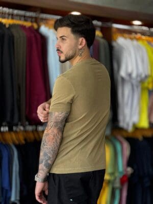 T-SHIRT STONE TRIDENT CLASSICO-MARROM CEDRO - Imagem 3